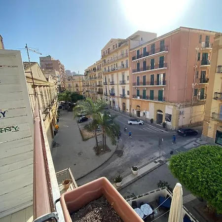 Manu's House Bed & Breakfast *