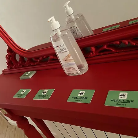 Manu's House Bed & Breakfast *