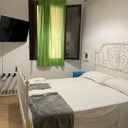 Manu's House Bed & Breakfast